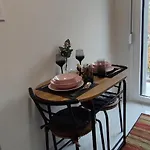 Hall * Tríkala