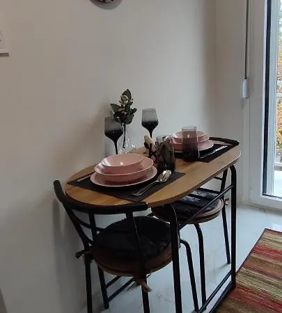 Hall * Τρίκαλα